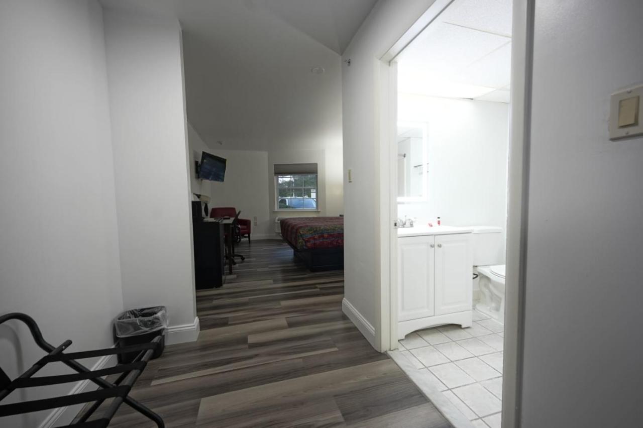 Greenwoods Inn & Suites Berlin Kültér fotó